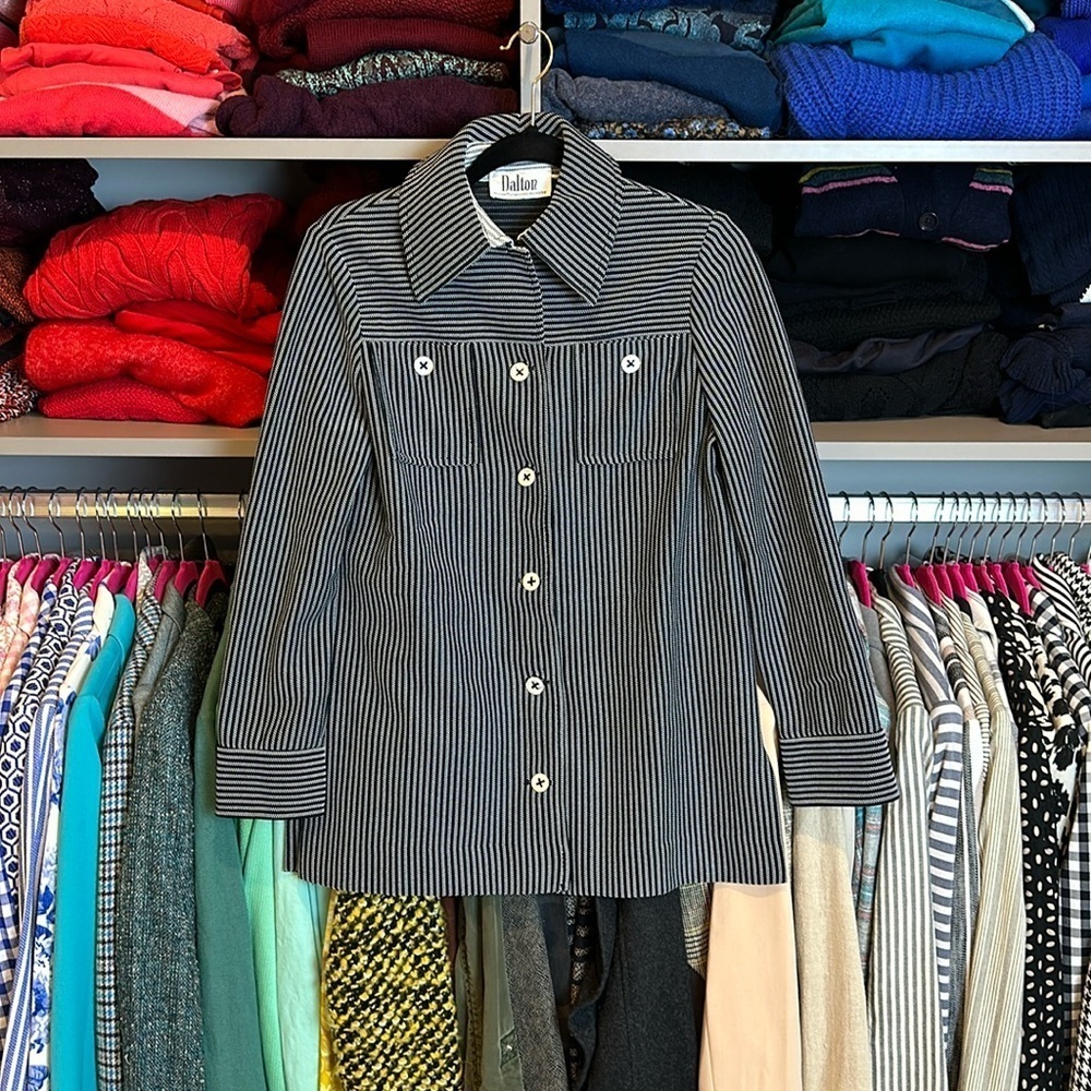 Vintage 70βs Dalton navy and white striped button down shirt jacket size 6β